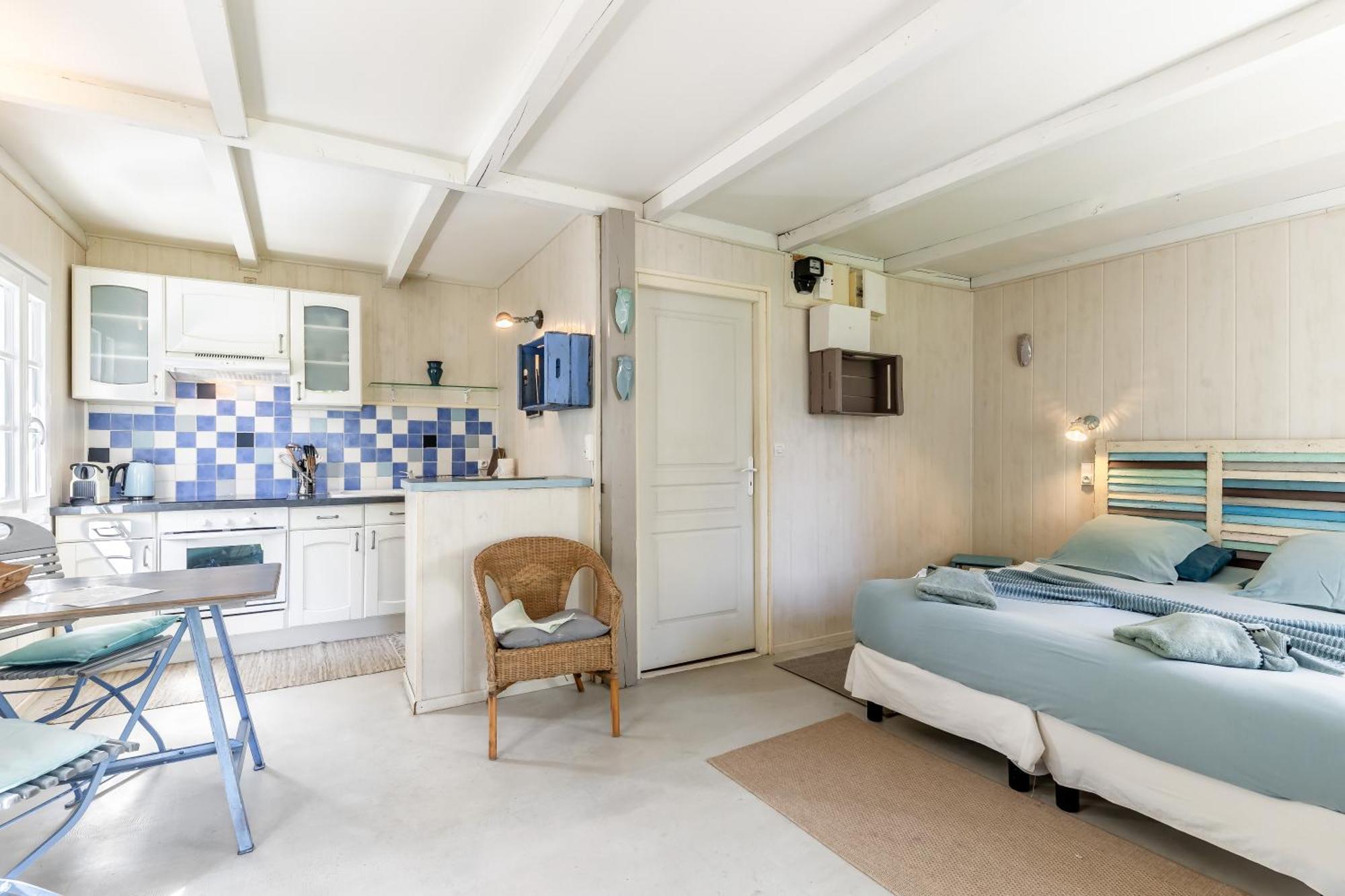 Holiday home Les Du Domaine De Rhodes Avignon