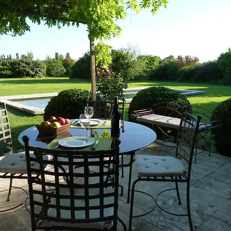 Les Gites Du Domaine De Rhodes Avignon Exterior photo
