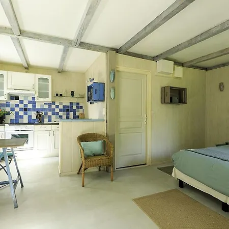 Les Gites Du Domaine De Rhodes Avignon Room photo